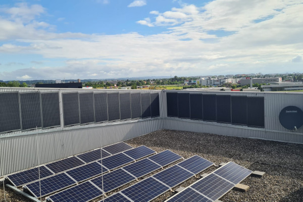 Solar-Attika für Star Movie Wels Solar-Attika für Star Movie Wels